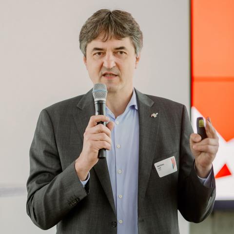 SWH-Geschäftsführer Matthias Lux eröffnet die Tagung mit einem Einblick in die Bilanzen der SWH Gruppe.
