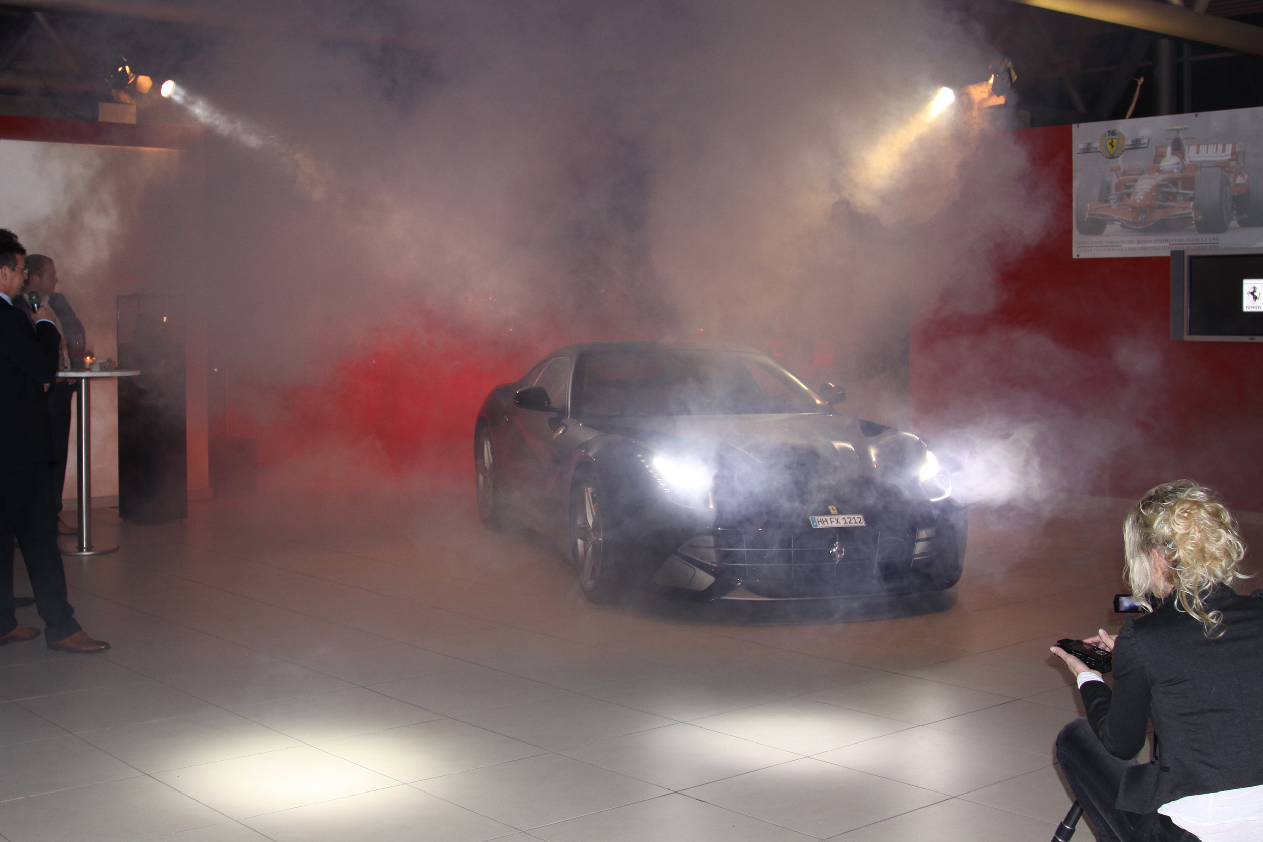 occ_2018_case_ferrari_f12_roadshow_10