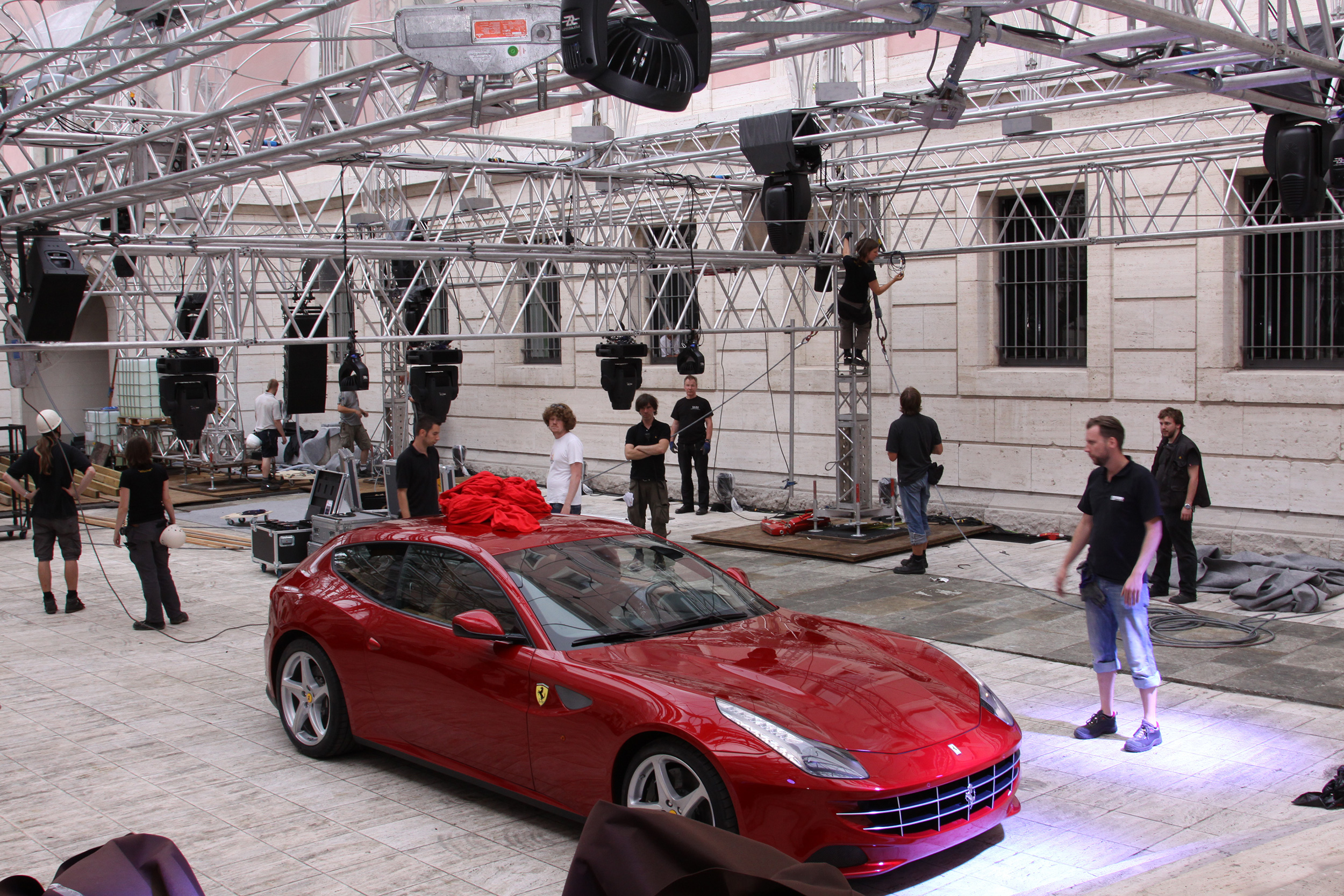occ_2018_case_ferrari_ff_13